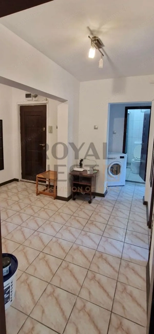 De inchiriat apartament cu 4 camere in Tractorul. - imagine 11