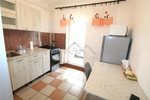 Apartament 3 camere, decomandat, centrala proprie, zona Girocului