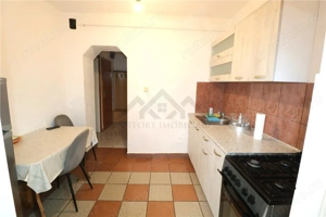 Apartament 3 camere, decomandat, centrala proprie, zona Girocului - imagine 2 Apartament 3 camere, decomandat, centrala proprie, zona Girocului - imagine 2
