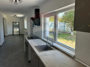 Casă renovată cu 4 camere în Urechești