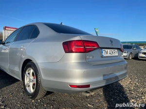 Vokswagen Jetta - imagine 4