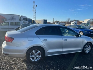 Vokswagen Jetta - imagine 3