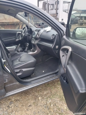 vand toyota rav4 - imagine 5