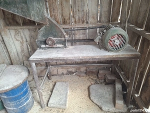 se vinde tot ce se vede in poza 