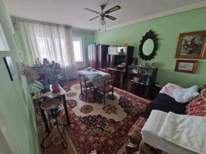 Apartament 3 camere – zona liniștită, aproape de Facultatea de Litere - imagine 2