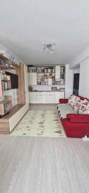 Apartament 3 camere, 58 mp, etaj intermediar, zona Cetății