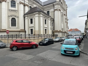 Piata Unirii; dormitor +birou;parcare privata si boxa (centrala proprie si ctr.)