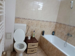 PROPRIETAR inchiriez camera mobilata  la curte 13 Septembrie