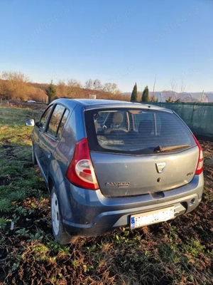 Dacia Sandero atins in fata - imagine 4 Dacia Sandero atins in fata - imagine 4