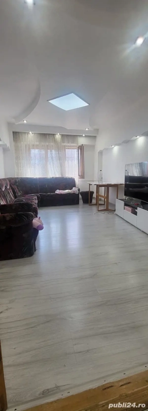Apartament 4 camere de vânzare