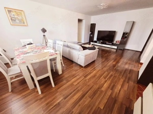 Apartament cu 3 camere,decomandat, 102 mp utili,curte 100 mp, zona Cetate - imagine 3