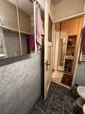 Apartament cu doua camere,semidecomandat in zona de interes - imagine 8
