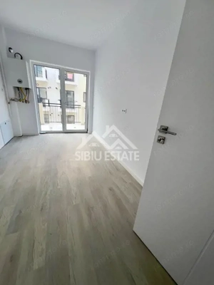 Studio ,41 mp, balcon etaj 1, bloc dotat cu lift, zona Brana Intabulat - imagine 5