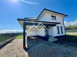 Casa individuala generoasa 5 camere, carport si pivnita curte 500 mp 