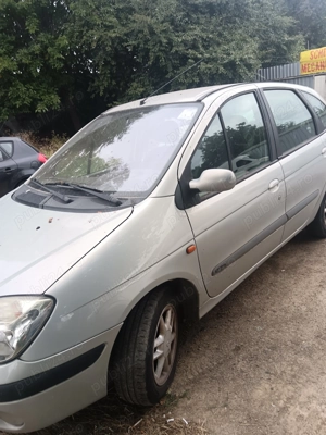 Renault Scenic  - imagine 4