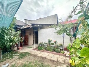 Casa centrala cu 3 camere, curte privata și gradina - imagine 20