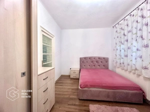 Casa centrala cu 3 camere, curte privata și gradina - imagine 3