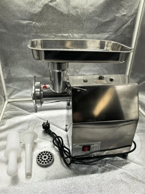 Masina tocat carne profesionala 950W 799 lei