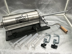 Masina de carnati 4 kg cu 5 palnii 249 lei