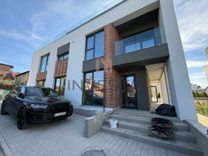 Oportunitate de investite! Pret 2066 euro/mp! 6 parcari incluse !