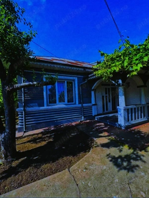 Casă și grădină în vânzare, la Tecuci.