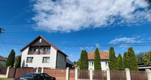 De vanzare doua case