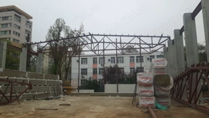 Lacatusi, sudori  - imagine 3