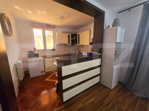 Apartament cu 3 camere,decomandat, 102 mp utili,curte 100 mp, zona Cetate - imagine 4