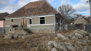 Casa cu gradina in comuna Sacadate jud. Sibiu, cu teren 2208m