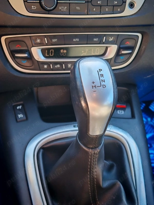 Vînd Renault Scenic 3 din 2012 automat