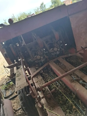 Vând balotiera New Holland 271 - imagine 3