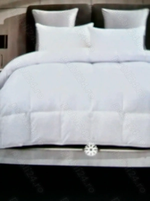 Pilotă cu fulgi și pene de gâscă ,Albă ,200x220 cm.pentru 2 persoane
