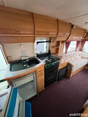 Rulota inmatriculata 4 5 pers impecabila  - imagine 5