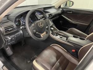 Lexus IS - imagine 5