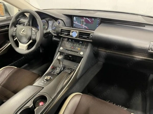 Lexus IS - imagine 9