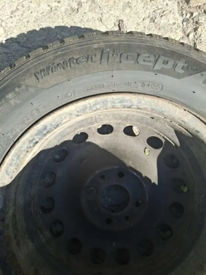 2 cauciucuri de iarna de pe un fiat punto 0741126059 dimensiuni 165/70/14 150 RON bucata