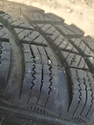 2 cauciucuri de iarna de pe un fiat punto 0741126059 dimensiuni 165/70/14 150 RON bucata - imagine 5