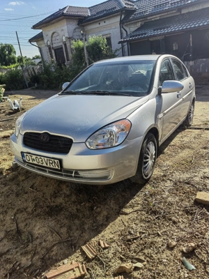 Hyundai Accent - imagine 4
