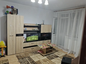 Închiriez 2 decomandate