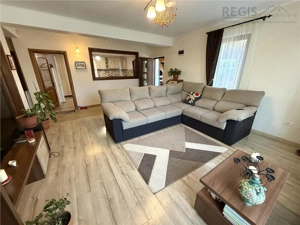 Vila tip Duplex, Curte proprie, Sanpetru Brasov - imagine 3