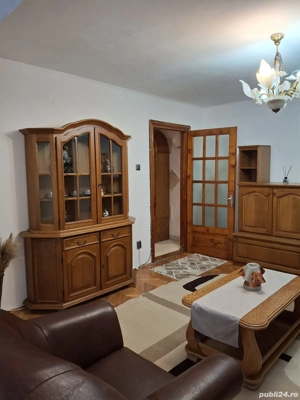 Inchiriez apartament 3 camere semi-decomandat