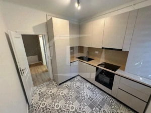 Apartament decomandat, modern, intermediar, zona Horea