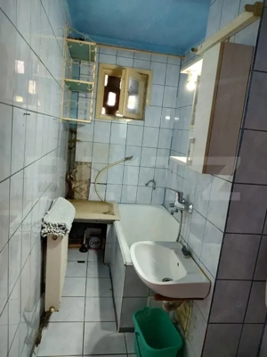 Apartament cu 3 camere, semidecomandat, 55 mp, zona Micro 15 - imagine 6