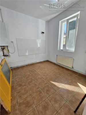 Spatiu comercial cu vad stradal - imagine 4