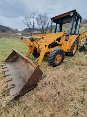 Dezmembram buldoexcavator LFC 844 - imagine 2