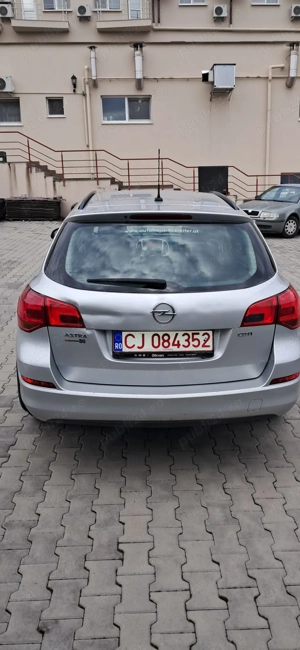 Opel Astra Tourer Combi - imagine 3 Opel Astra Tourer Combi - imagine 3