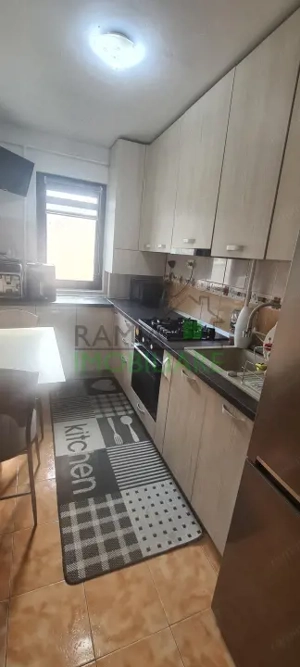 Apartament 3 camere decomandat, renovat și mobilat 