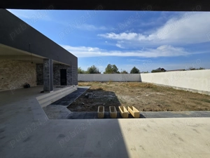 Casa 420 mp, P+1.  si Piscina. Curte teren 1050 mp. Cernica Balaceanca - imagine 6