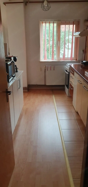 Vand apartament 3 camere decomandat in Mioveni centru - imagine 4