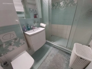 Apartament cu 2 Camere / Spatios si Confortabil / 2 Bai / 60 mp / Construit 1987 - imagine 13 Apartament cu 2 Camere / Spatios si Confortabil / 2 Bai / 60 mp / Construit 1987 - imagine 13